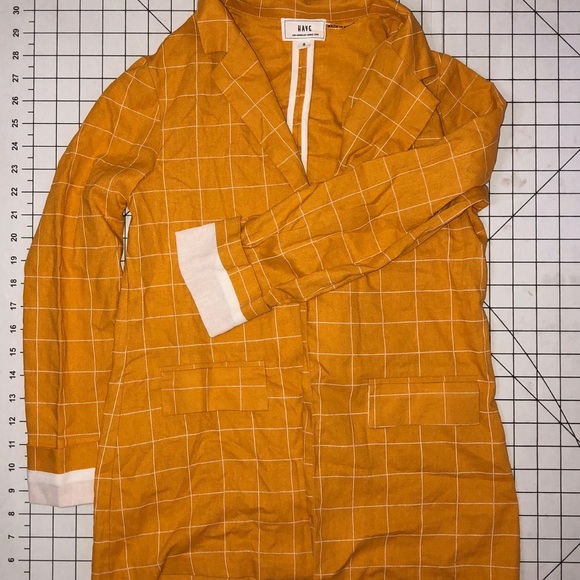 Have yellow blazer - Picture 5 of 5